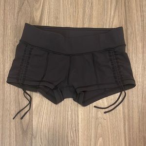 Lululemon yoga booty shorts